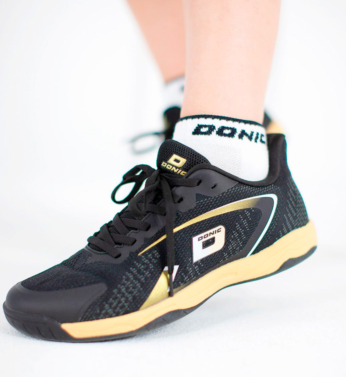 Donic Panther Shoes -action