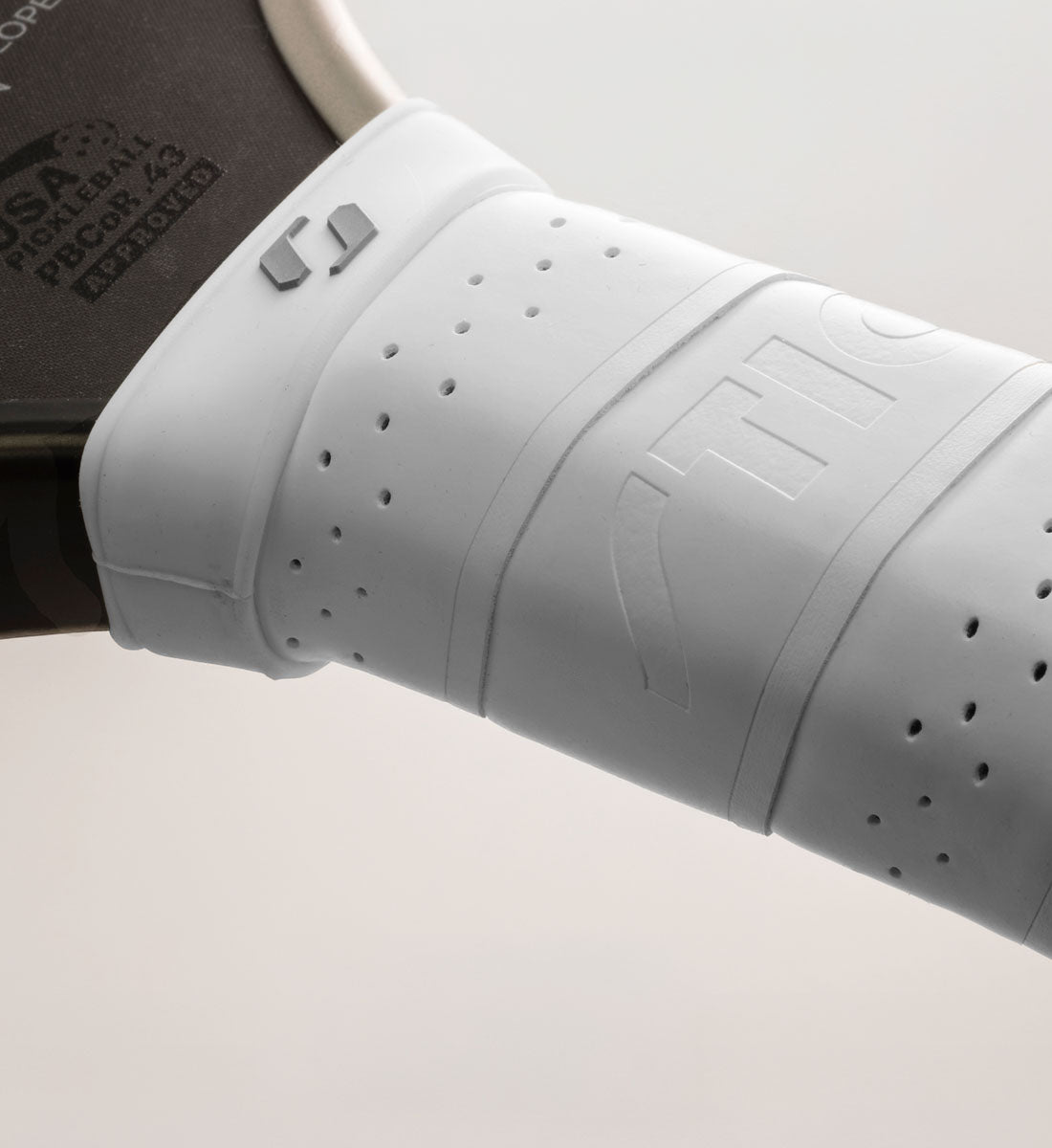 Stiga AMP 16 Elongated Carbon Control Pickleball Paddle - detail 3